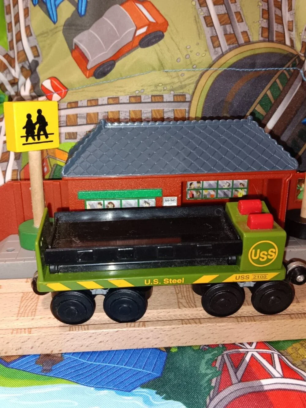 Lionel Wooden Railway Train Track USS Steele Pipe Car Thomas Compatible
